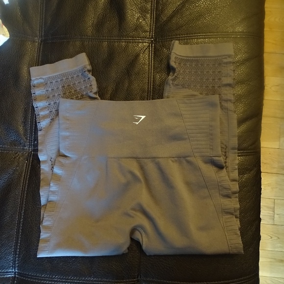 GYMSHARK CROPPED LEGGINGS - Picture 1 of 3